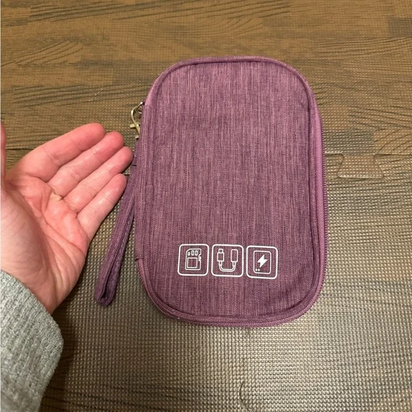 2/$10 Small purple electronics travel bag - Picture 1 of 5